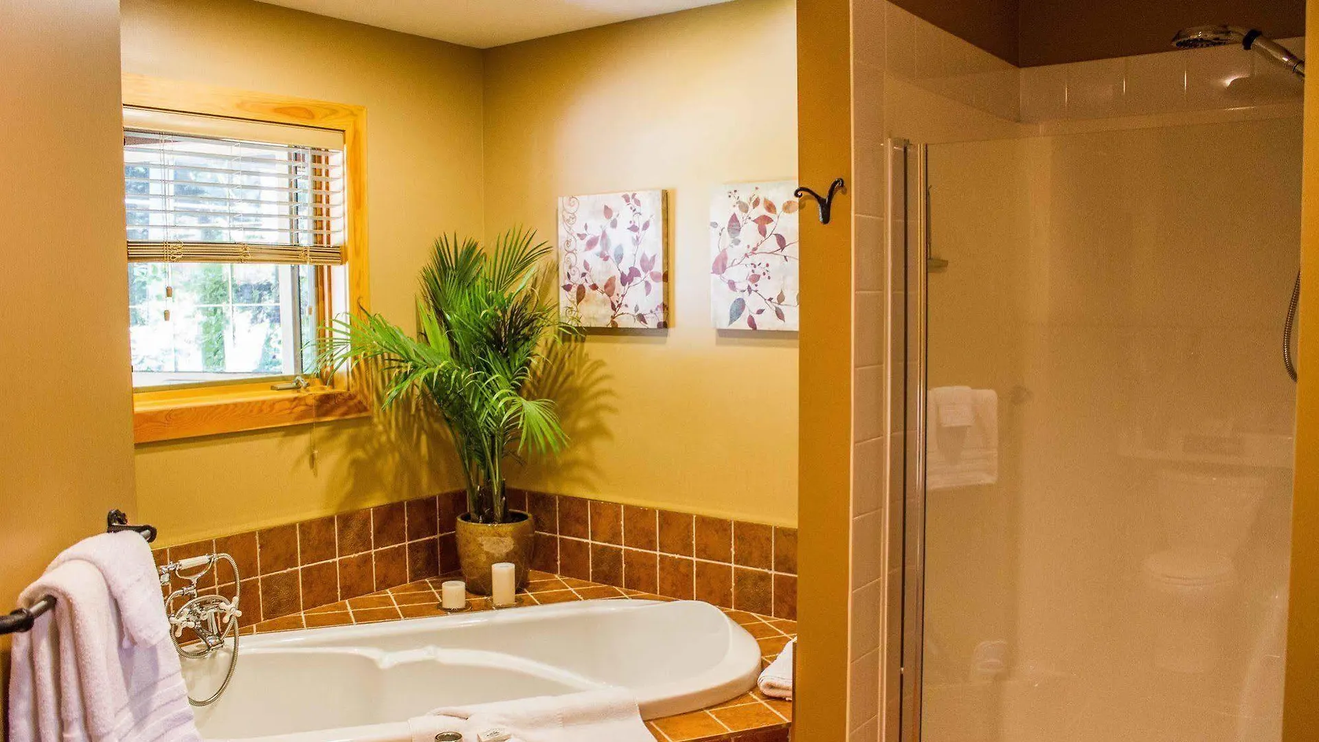 Tranquility Bay Waterfront Inn Sechelt Καναδάς