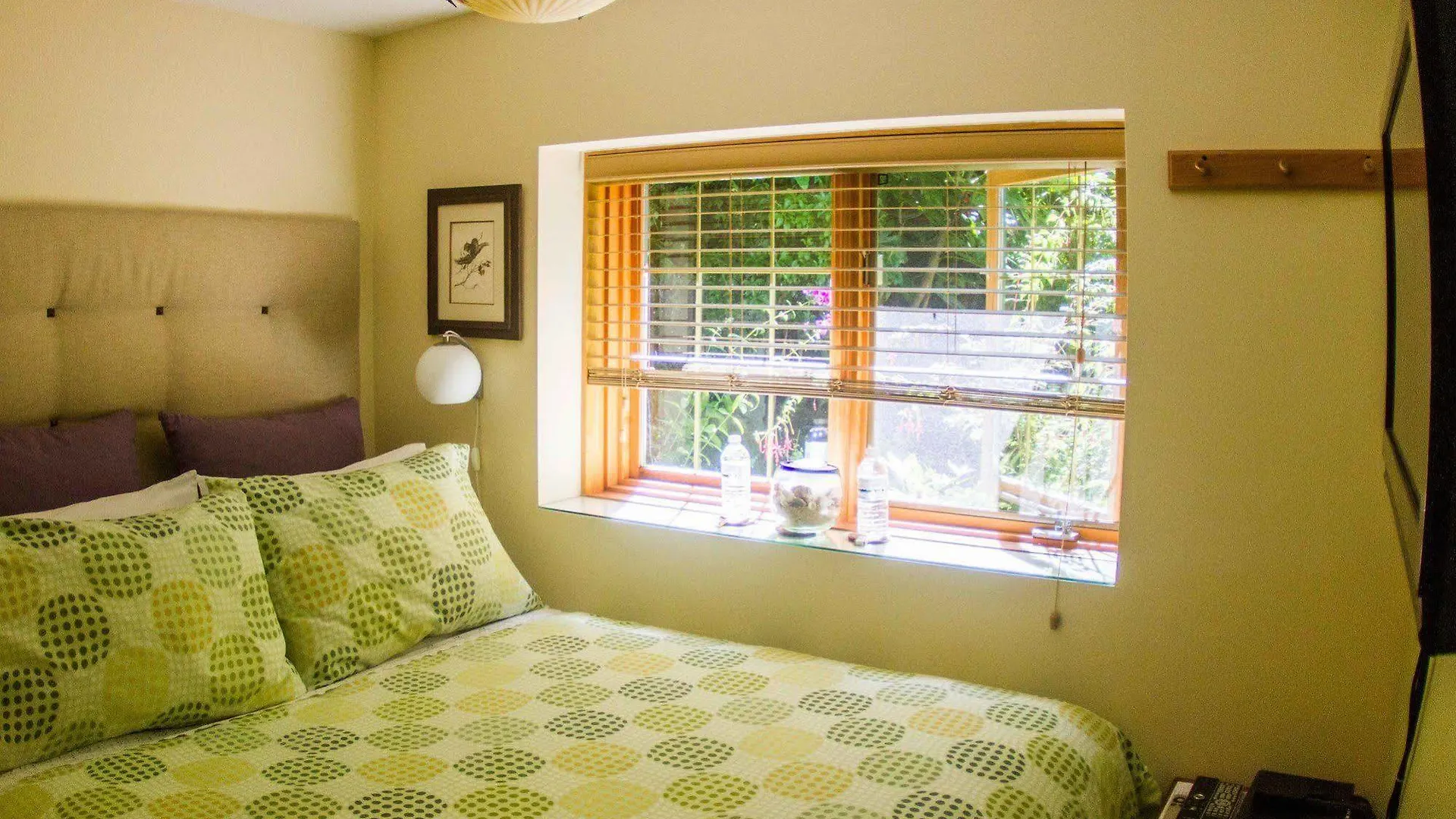 Tranquility Bay Waterfront Inn Sechelt 5*,  Καναδάς