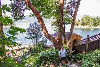 Tranquility Bay Waterfront Inn Sechelt