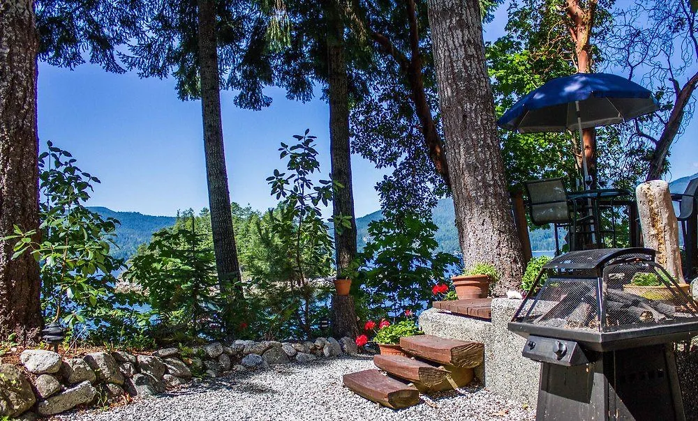 Tranquility Bay Waterfront Inn Sechelt