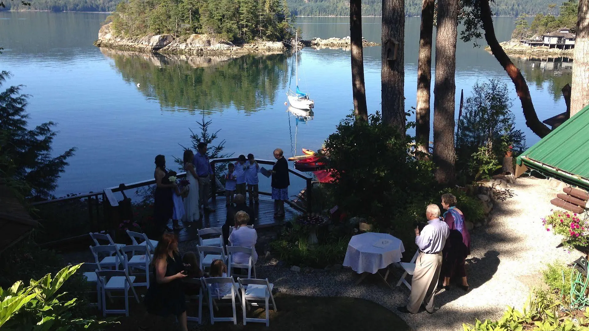Tranquility Bay Waterfront Inn Sechelt