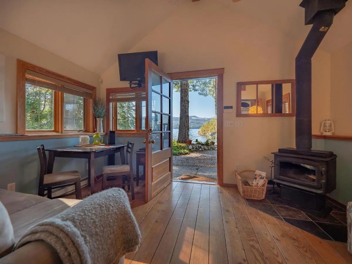 *****  Tranquility Bay Waterfront Inn Sechelt Canada