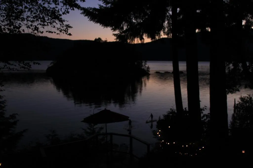 Tranquility Bay Waterfront Inn Sechelt